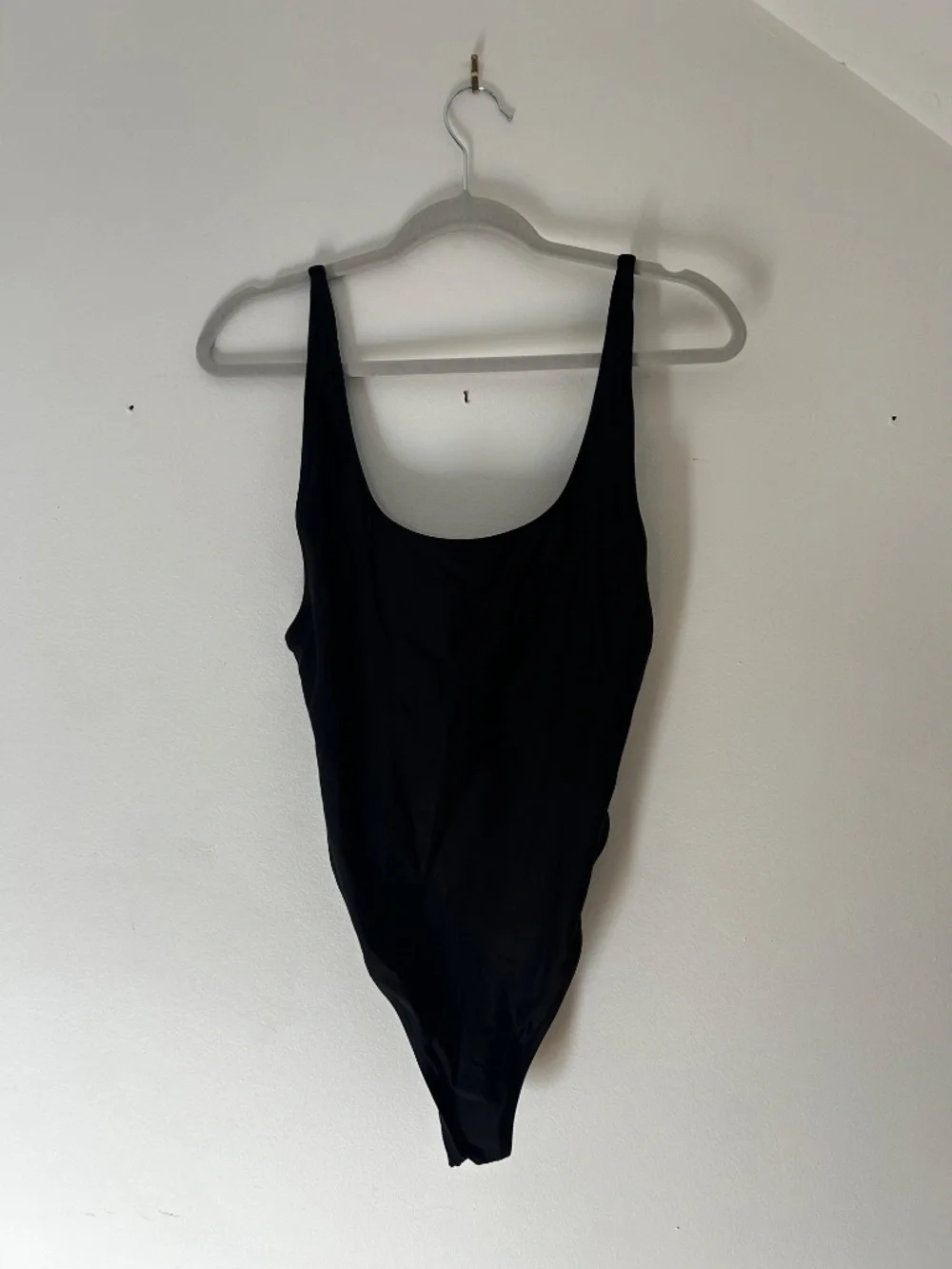 SKIMS One Piece Swimsuit Black Scoop Neck Large - Picture 3 of 4